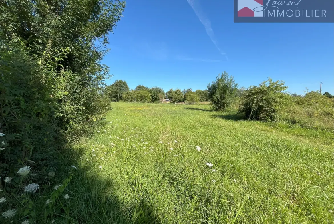 Terrain constructible de 1221 m² à Boissey - 45000 EUR 