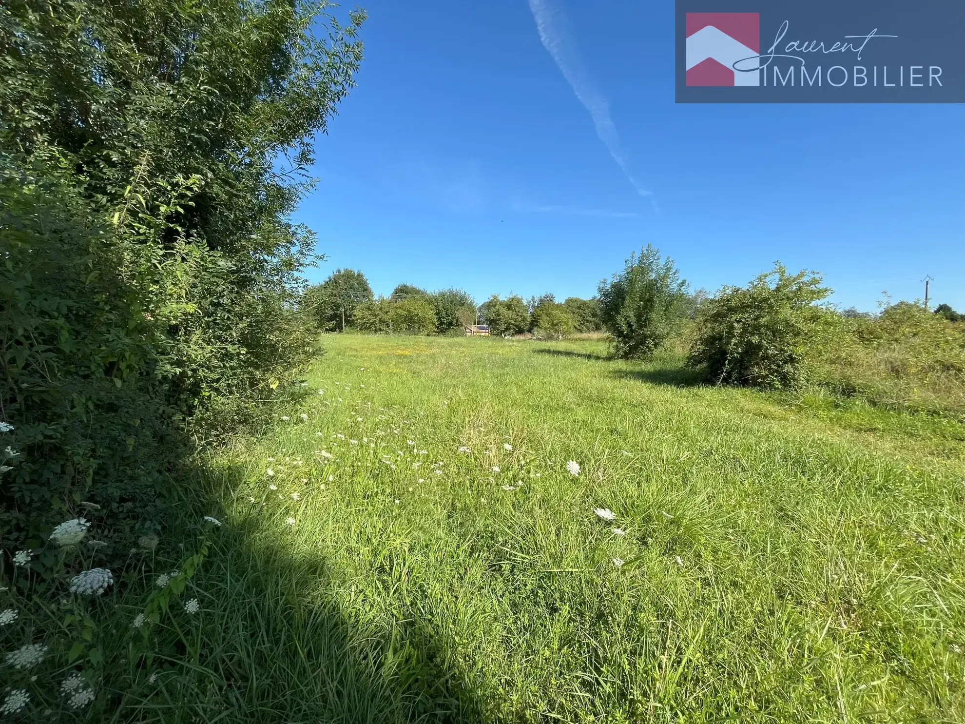 Terrain constructible de 1221 m² à Boissey - 45000 EUR 