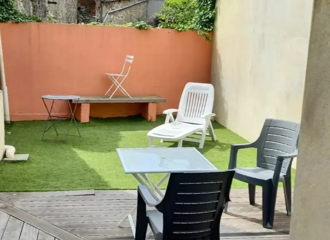 Appartement à vendre à Névian - 153 m2, 4 chambres, terrasse et parking 