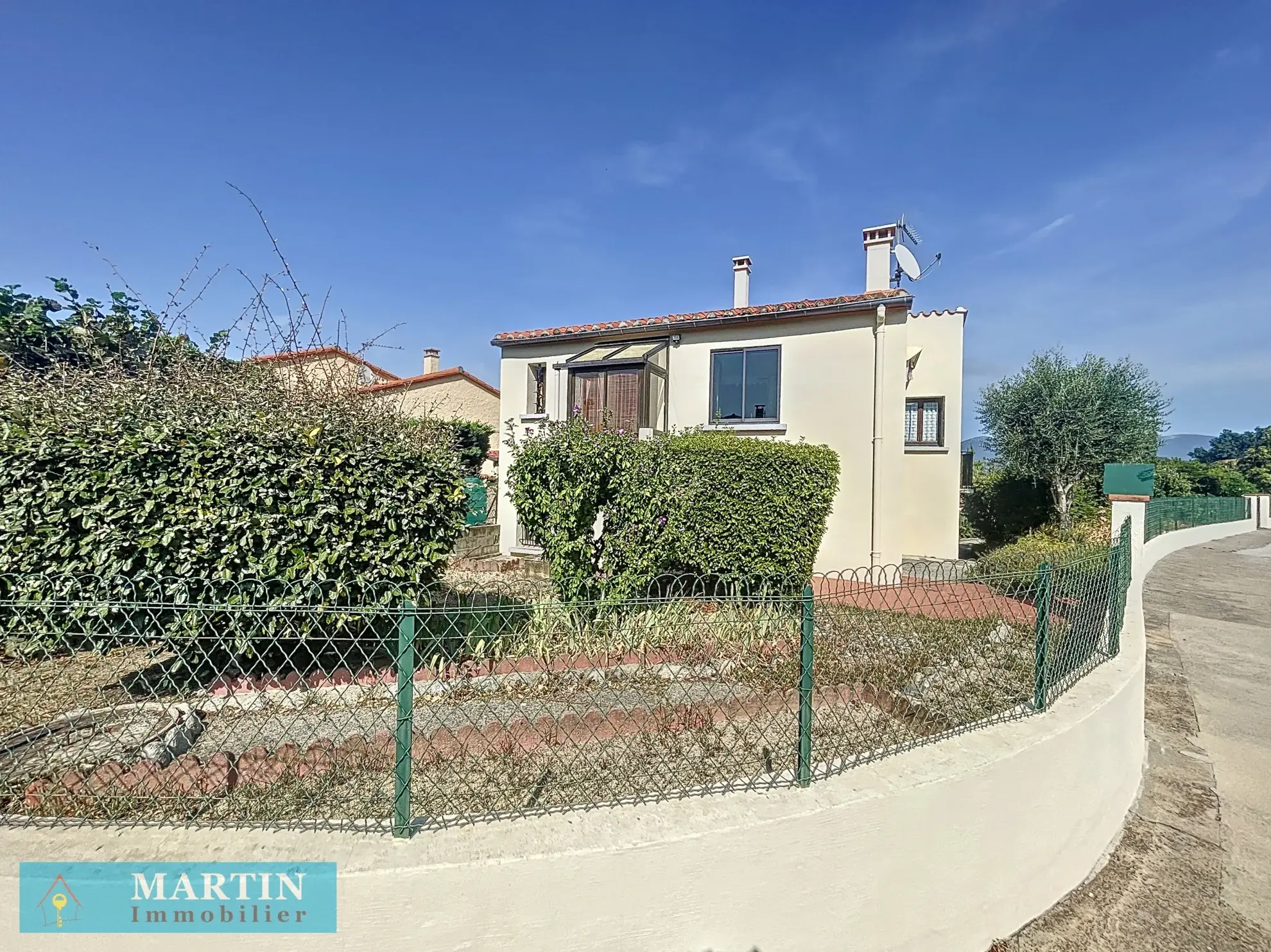 A vendre : Villa lumineuse 3 faces à Céret avec jardin 