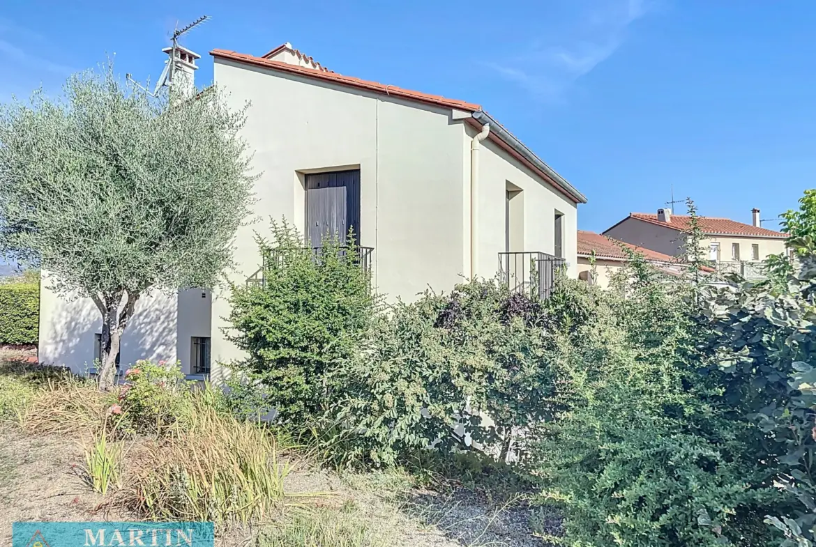 A vendre : Villa lumineuse 3 faces à Céret avec jardin 