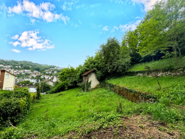 Terrain constructible à Tulle en Corrèze - 1441 m²