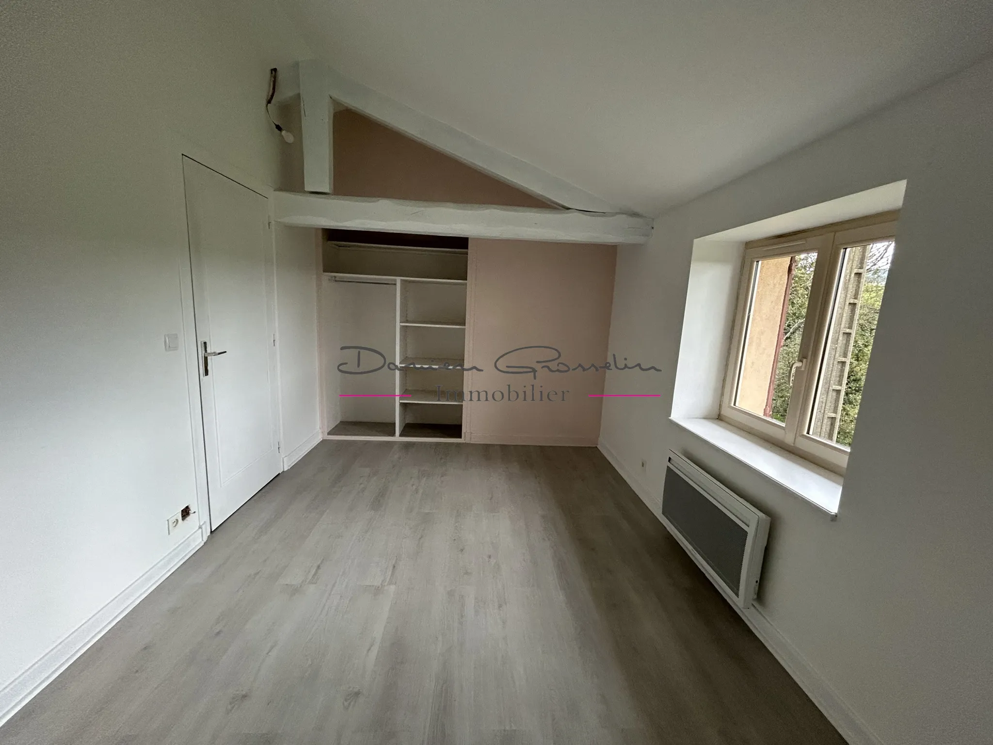 Maison à vendre à Tarare - 107 m² avec 3 chambres et terrain 