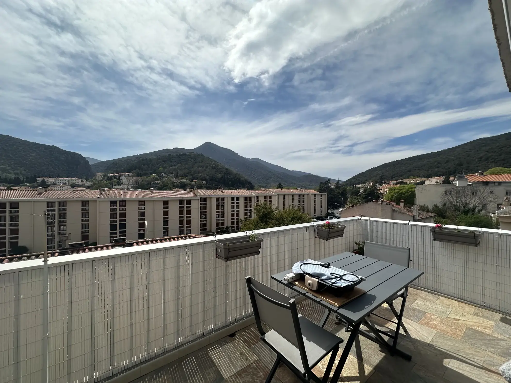 À vendre : Appartement F2 avec vue panoramique à Amélie-les-Bains 