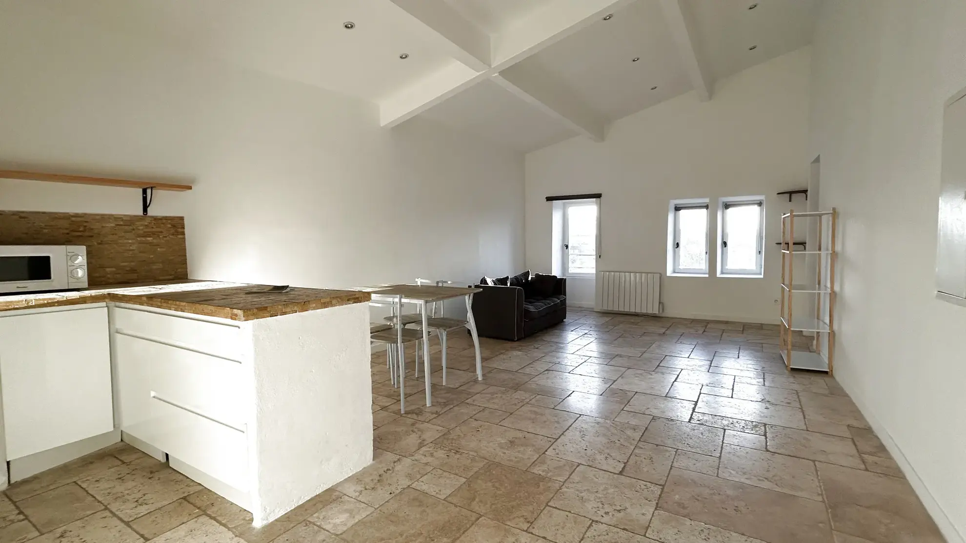 Vente Loft lumineux 3 pièces à Sommières avec vue panoramique 