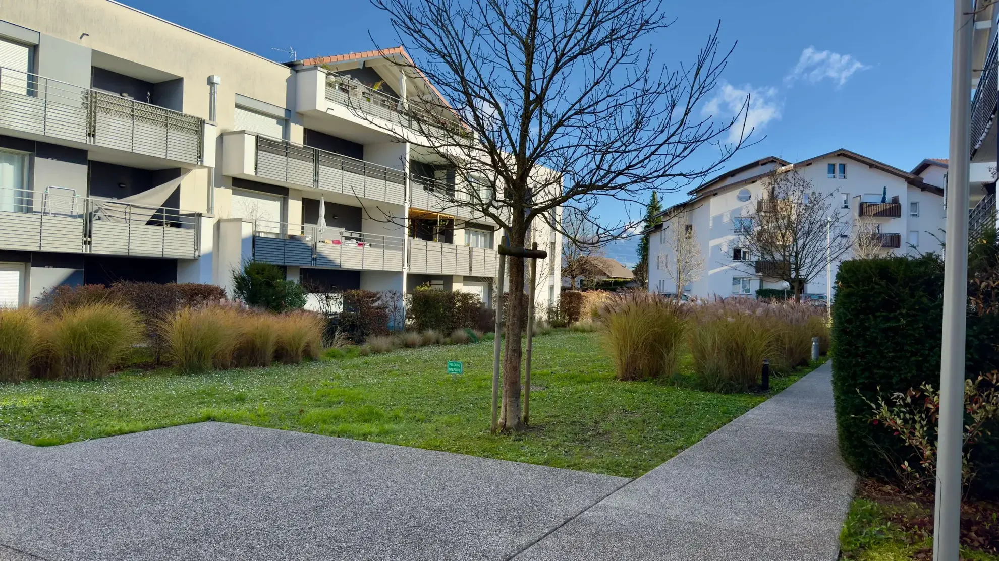 Appartement T2 avec grand balcon et double parking au cœur de Reignier-Esery 