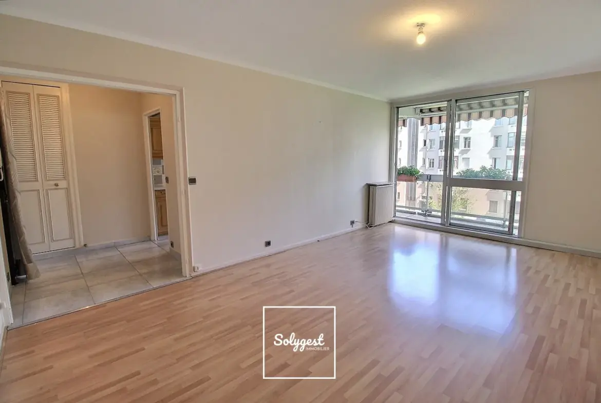 À vendre : Appartement lumineux 3 pièces 75 m² avec parking à Lyon 8 