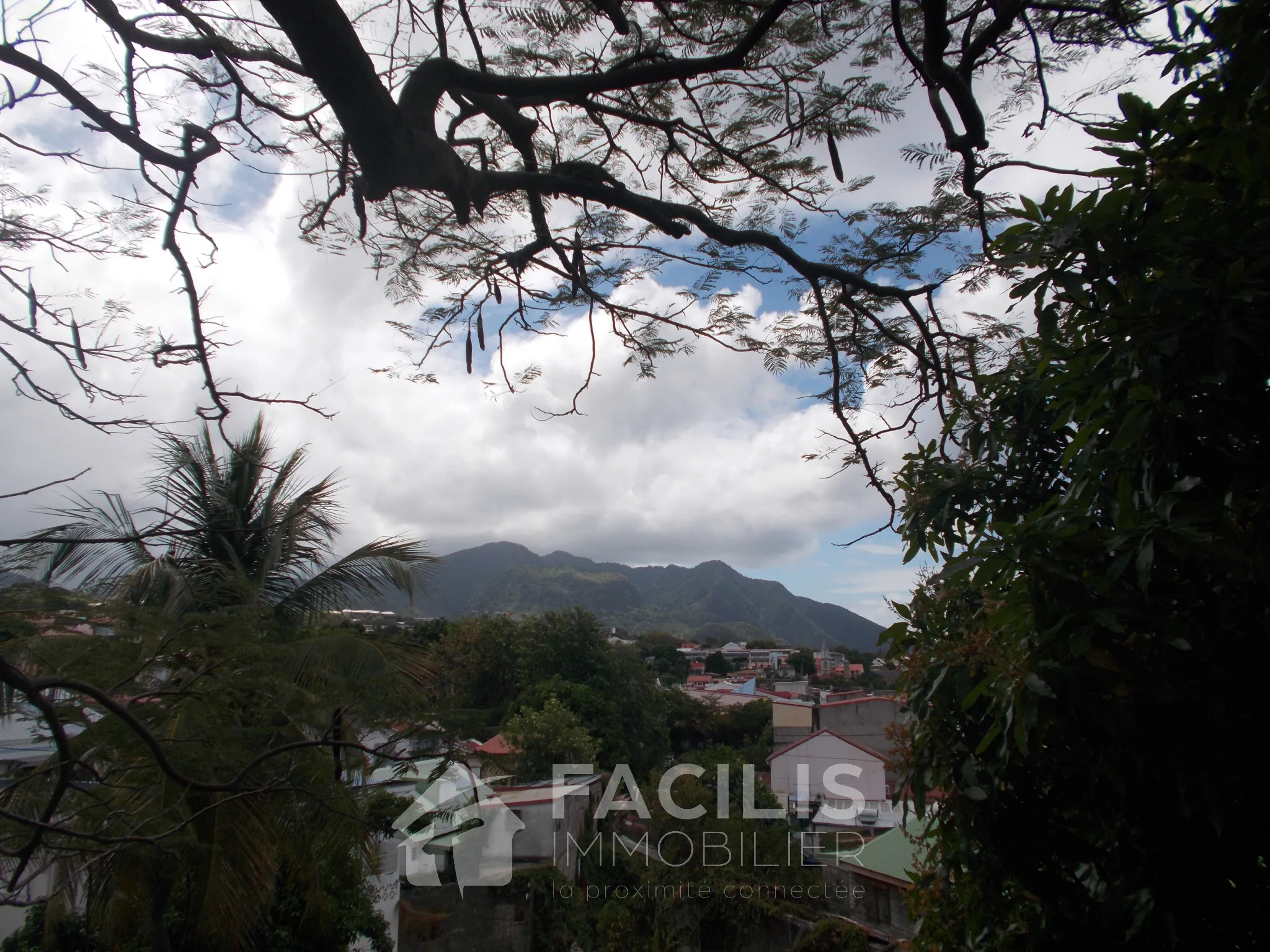 Maison à Prix Négociable à Basse-Terre avec Vue Mer 