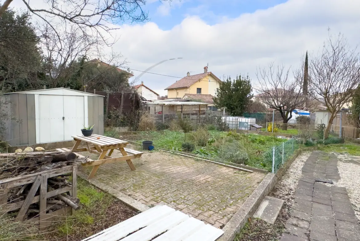 Appartement rénové de 54 m² avec 534 m² de terrain à La Voulte-sur-Rhône 