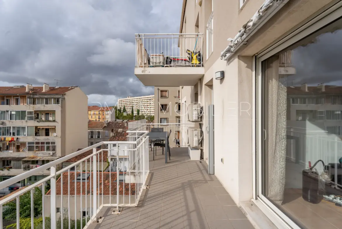 Appartement 3 pièces avec terrasse à Saint-Pierre, Marseille 