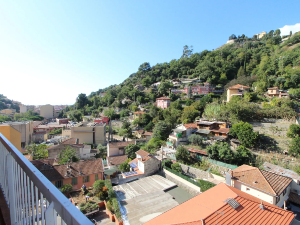 Studio dernier étage à Menton - Calme et vue panoramique