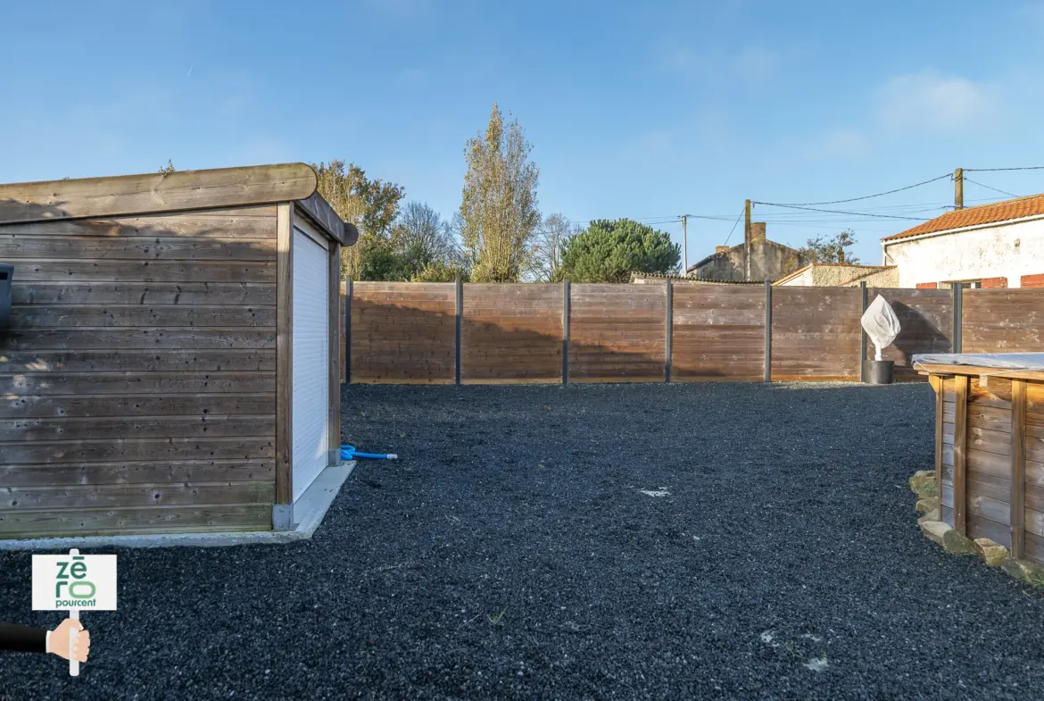 Maison rénovée avec piscine au Poiré sur Vie 