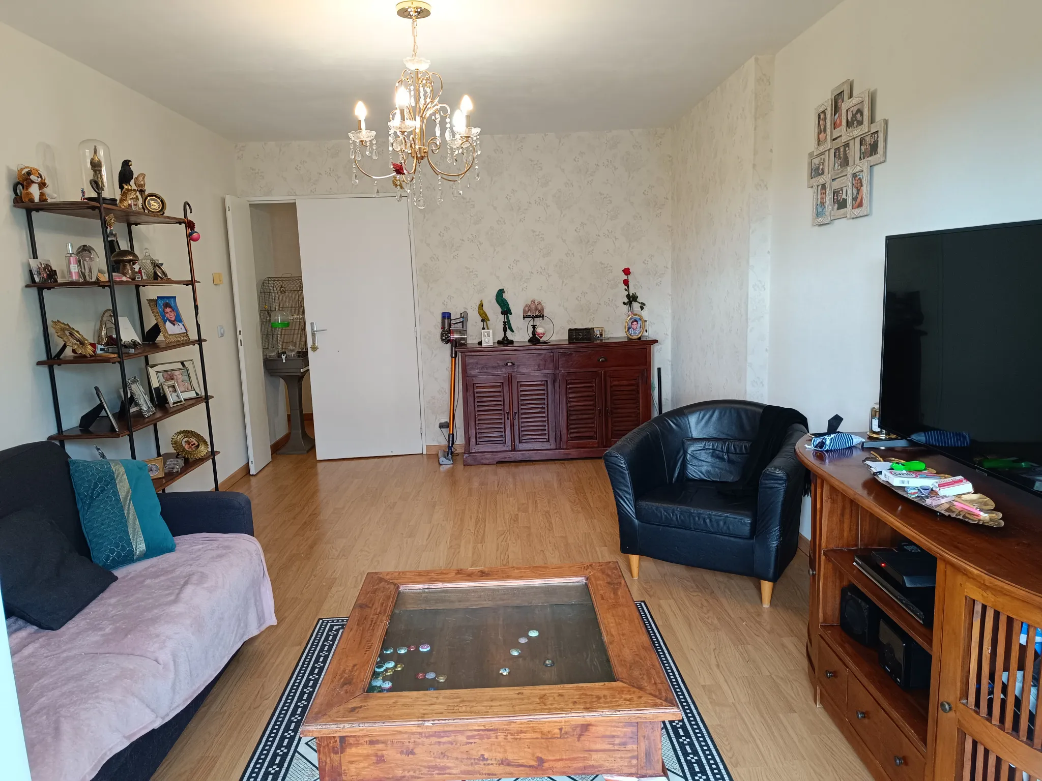 À vendre : F2 de 50.68 m² à Plaisir avec parking 