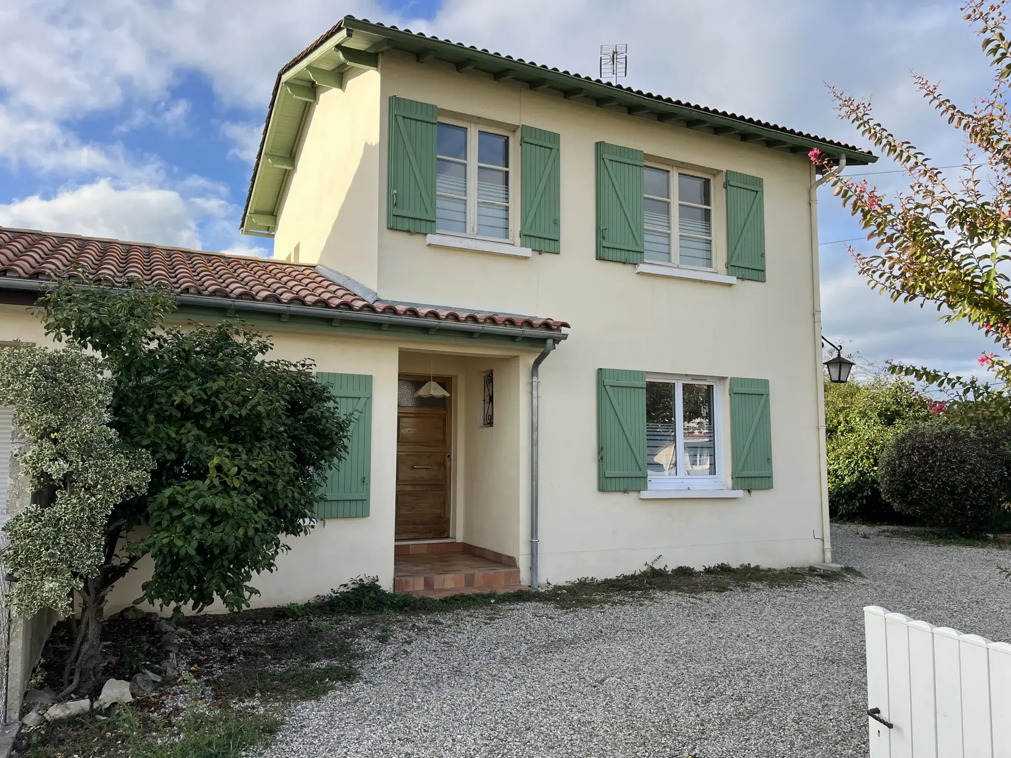 Maison rénovée sans travaux, 3 chambres à Bazas 