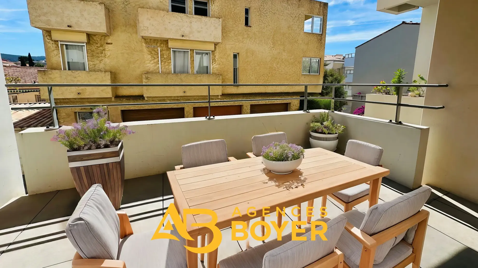 À vendre : Appartement T2 lumineux avec terrasse à Bandol 