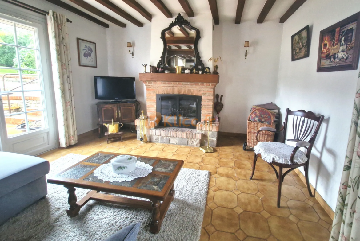 Jolie Maison de Campagne avec Jardin à Brachy 