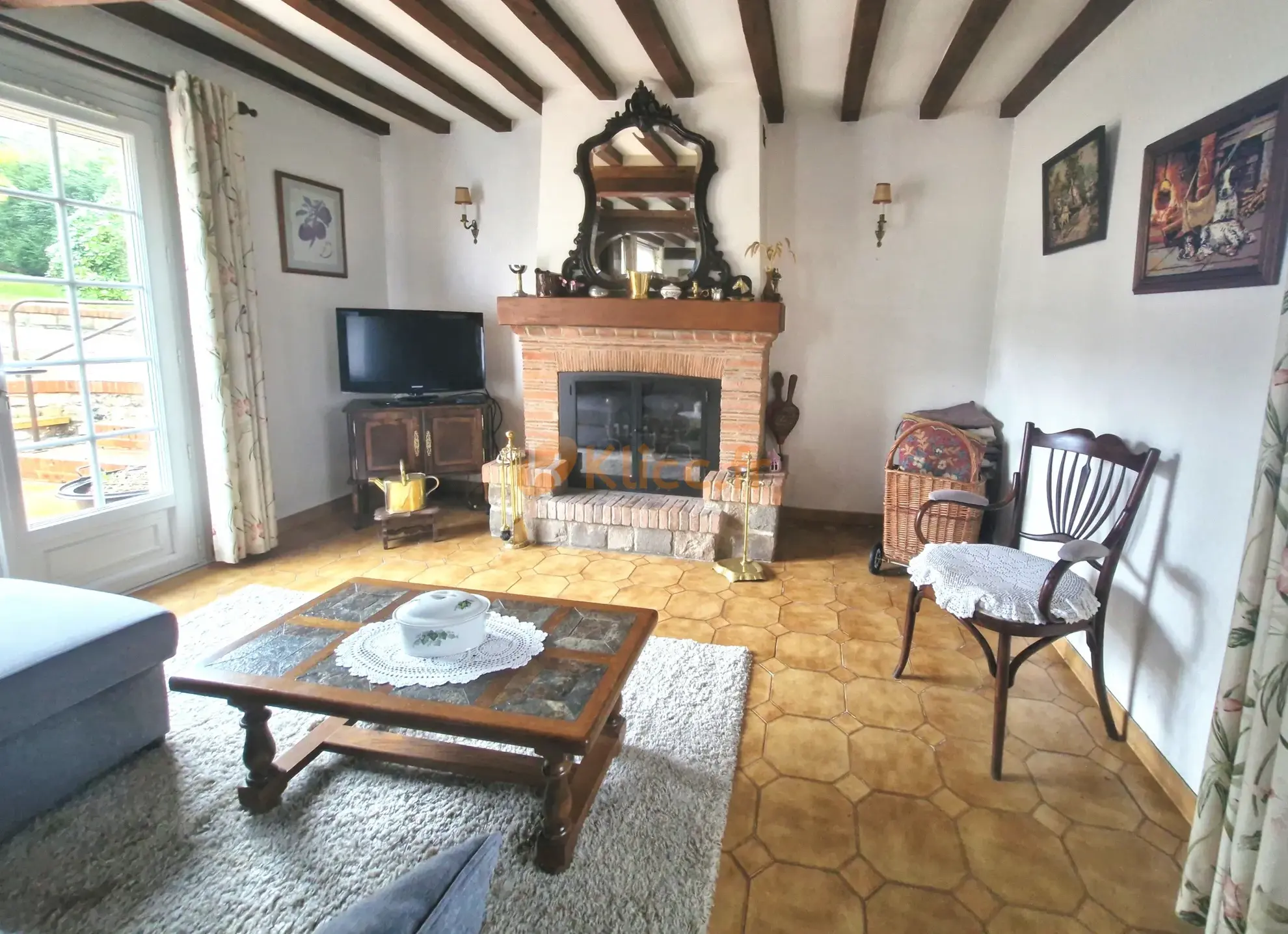 Jolie Maison de Campagne avec Jardin à Brachy 