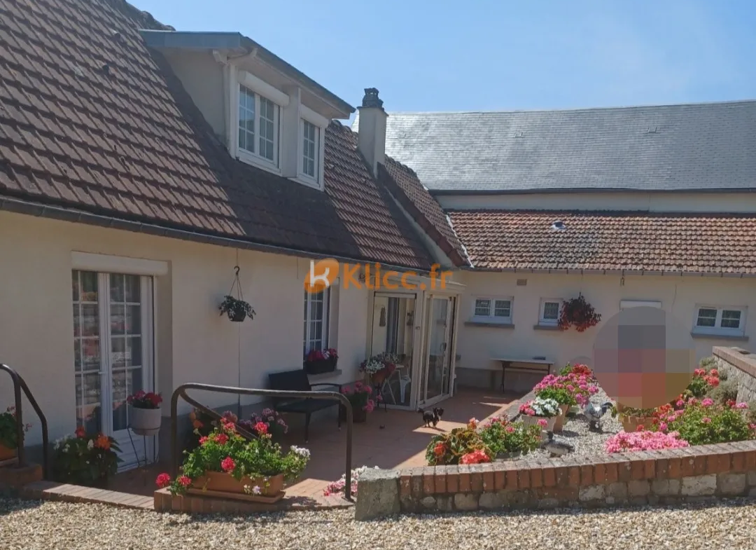 Jolie Maison de Campagne avec Jardin à Brachy 