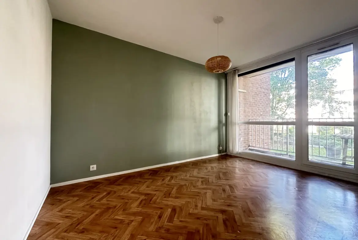 Appartement de type 3 lumineux à Roubaix avec balcon et garage 