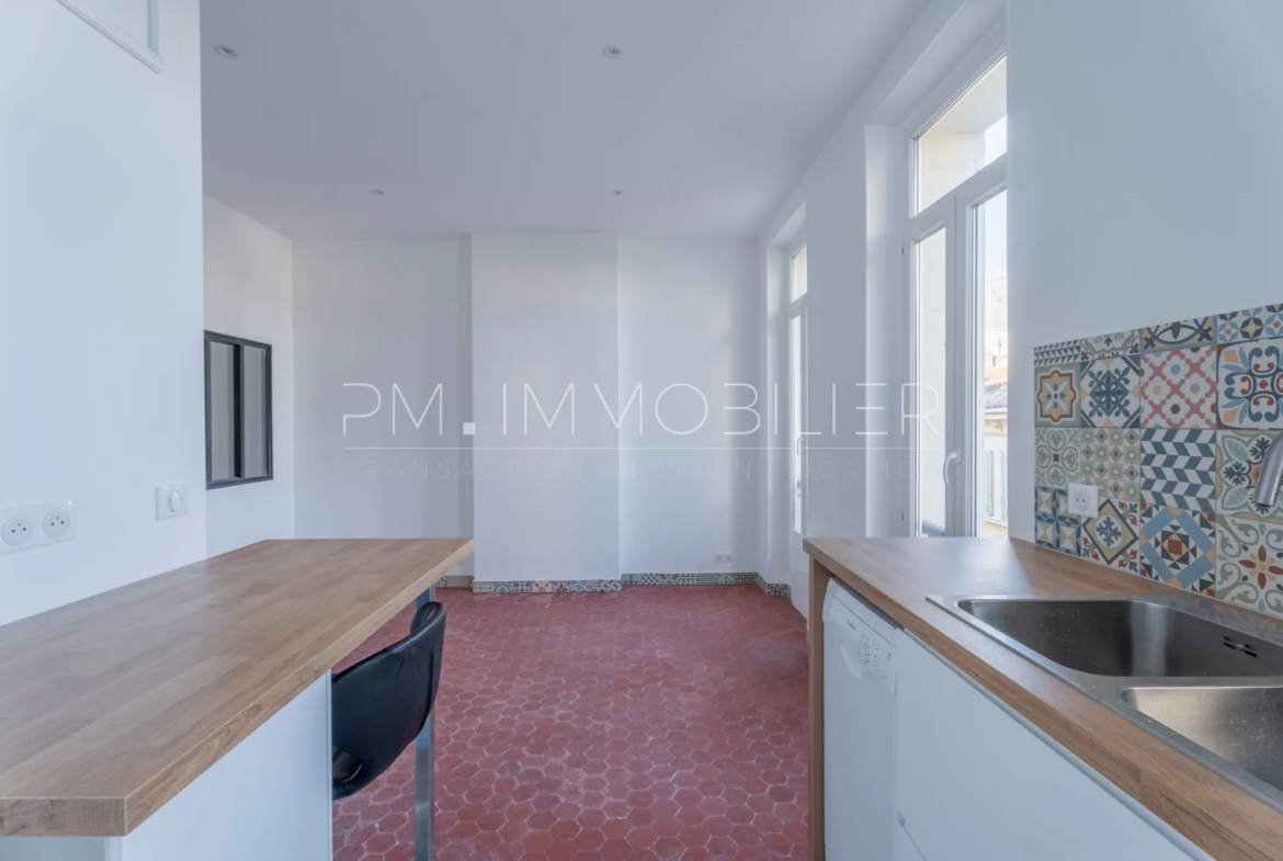 Appartement T1 Rénové au Camas, Marseille – 32,30 m² 