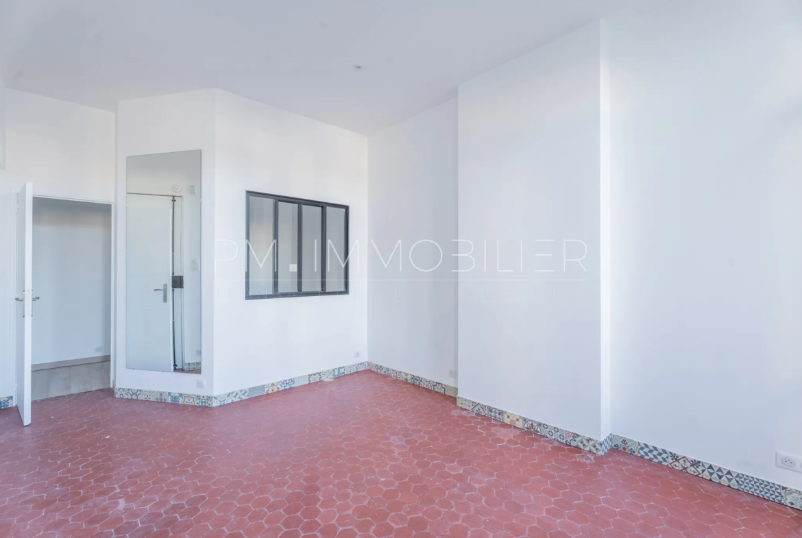 Appartement T1 Rénové au Camas, Marseille – 32,30 m² 