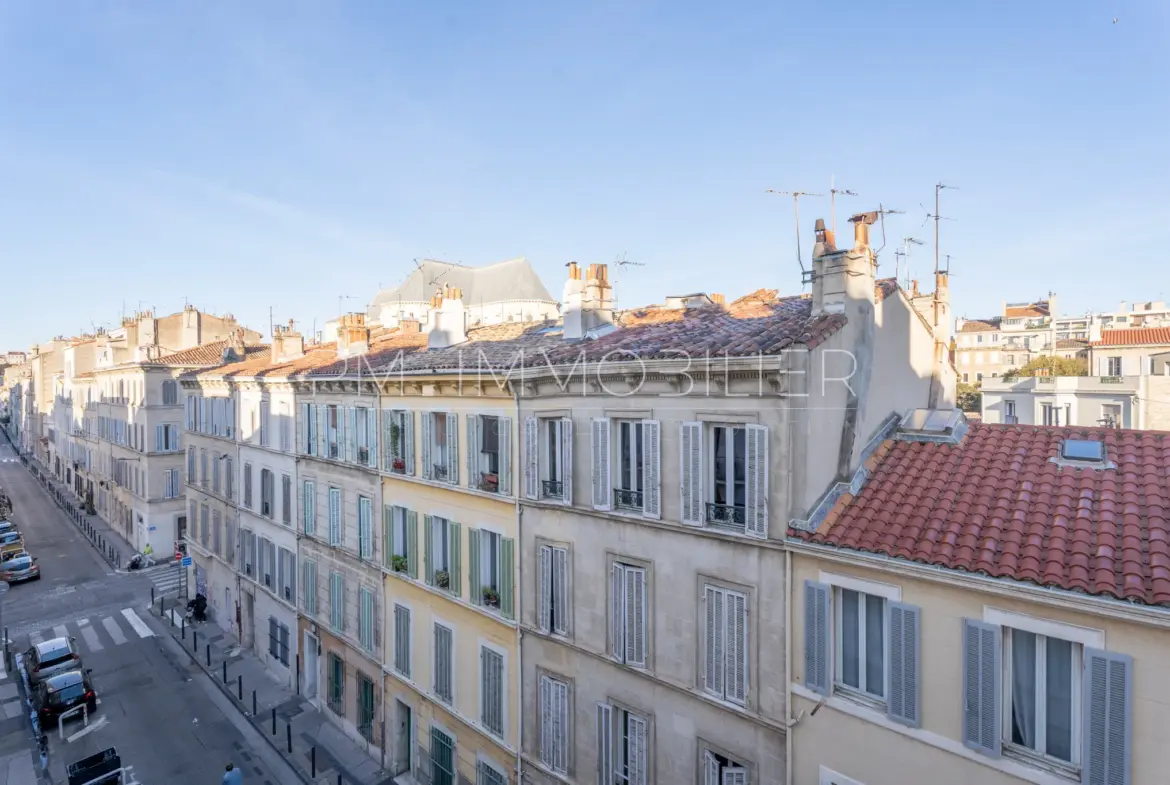 Appartement T1 Rénové au Camas, Marseille – 32,30 m² 