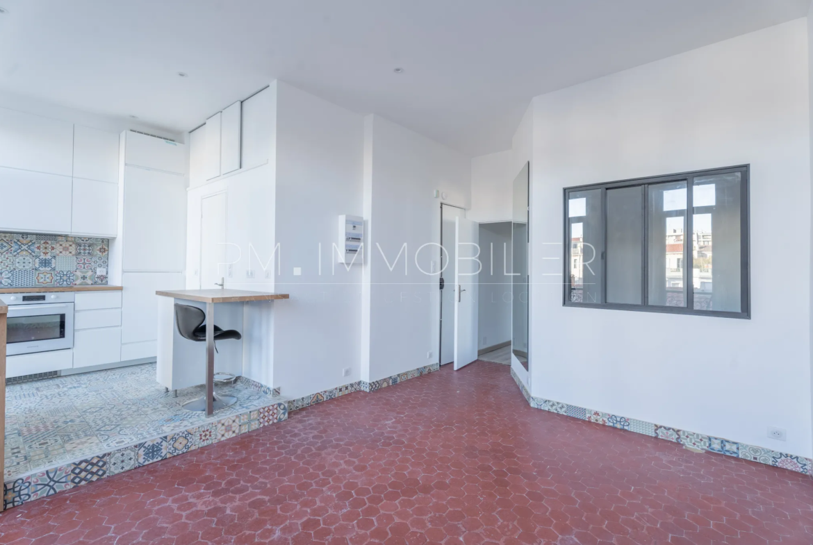 Appartement T1 Rénové au Camas, Marseille – 32,30 m² 