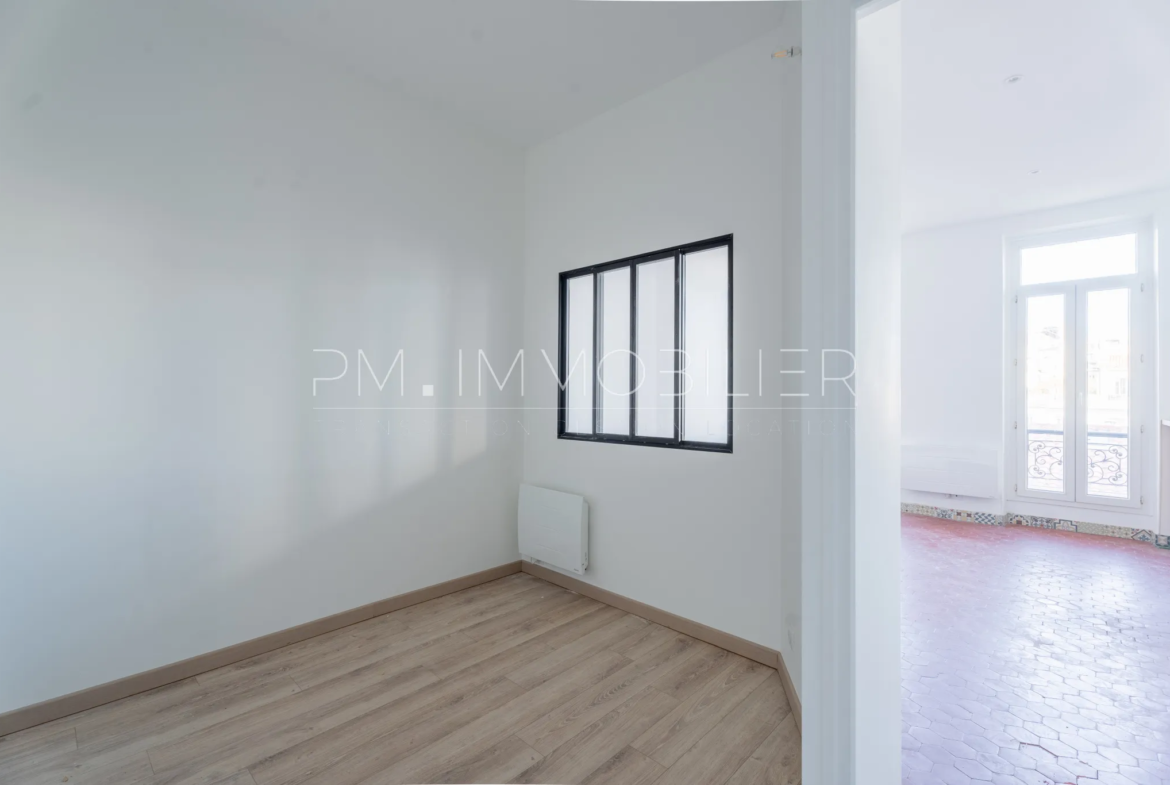 Appartement T1 Rénové au Camas, Marseille – 32,30 m² 