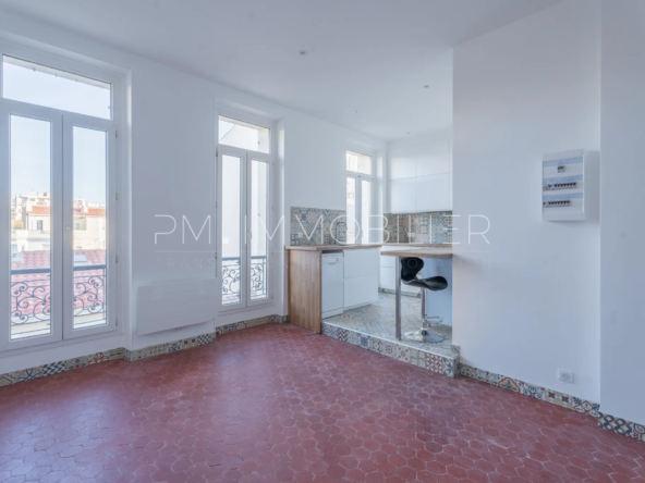 Appartement T1 Rénové au Camas, Marseille – 32,30 m²