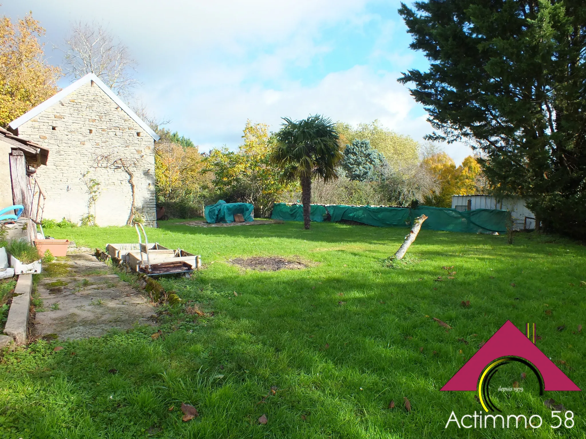 Vente Maison Ancienne Longère avec Jardin à Nérondes 