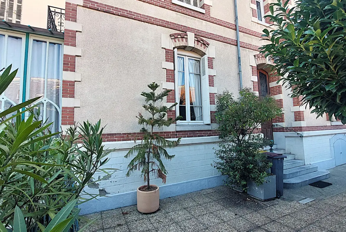 À Tarbes, appartement atypique de 104 m² avec cave 