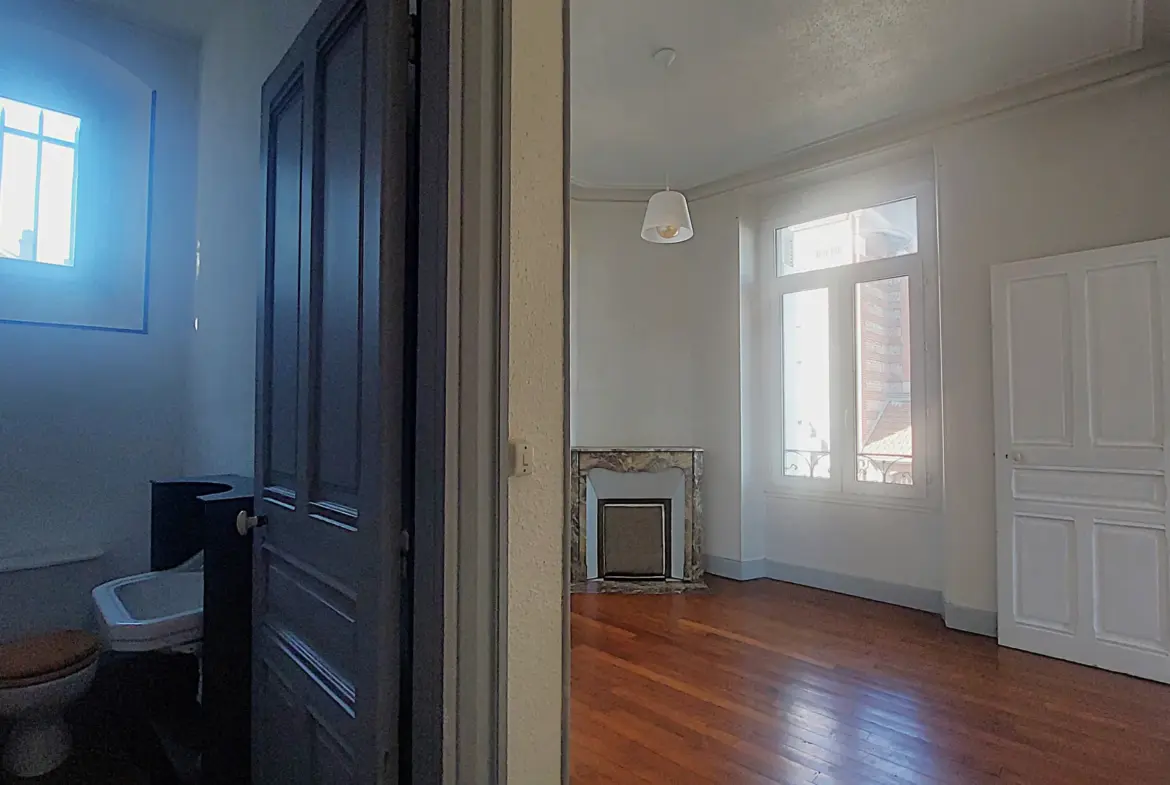 À Tarbes, appartement atypique de 104 m² avec cave 