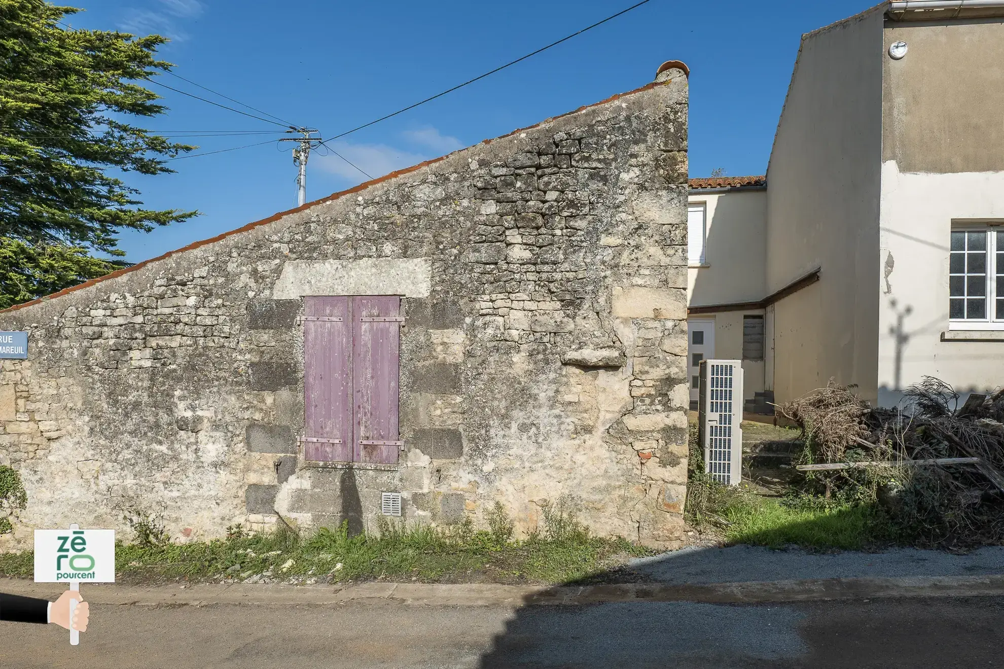 Maison d'environ 100 m² à Saint-Aubin-la-Plaine 