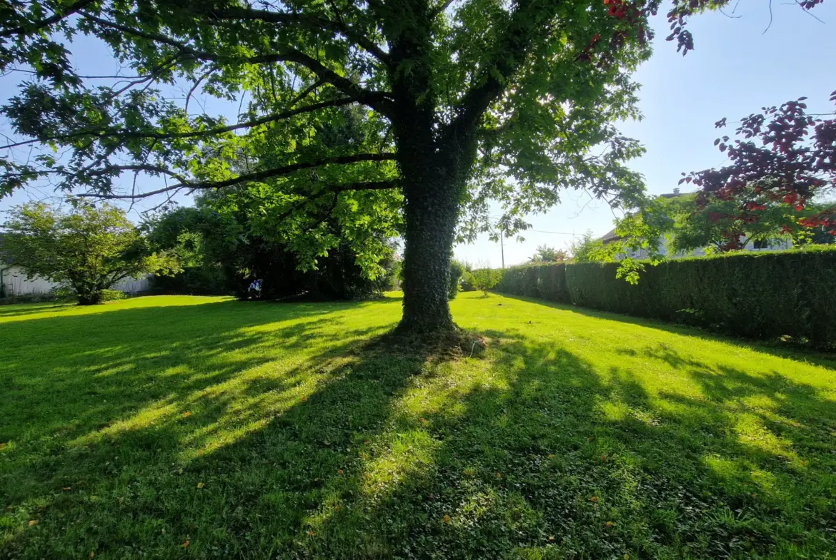 Longère à vendre à Pompadour avec parc de 3000 m² et 5 chambres 