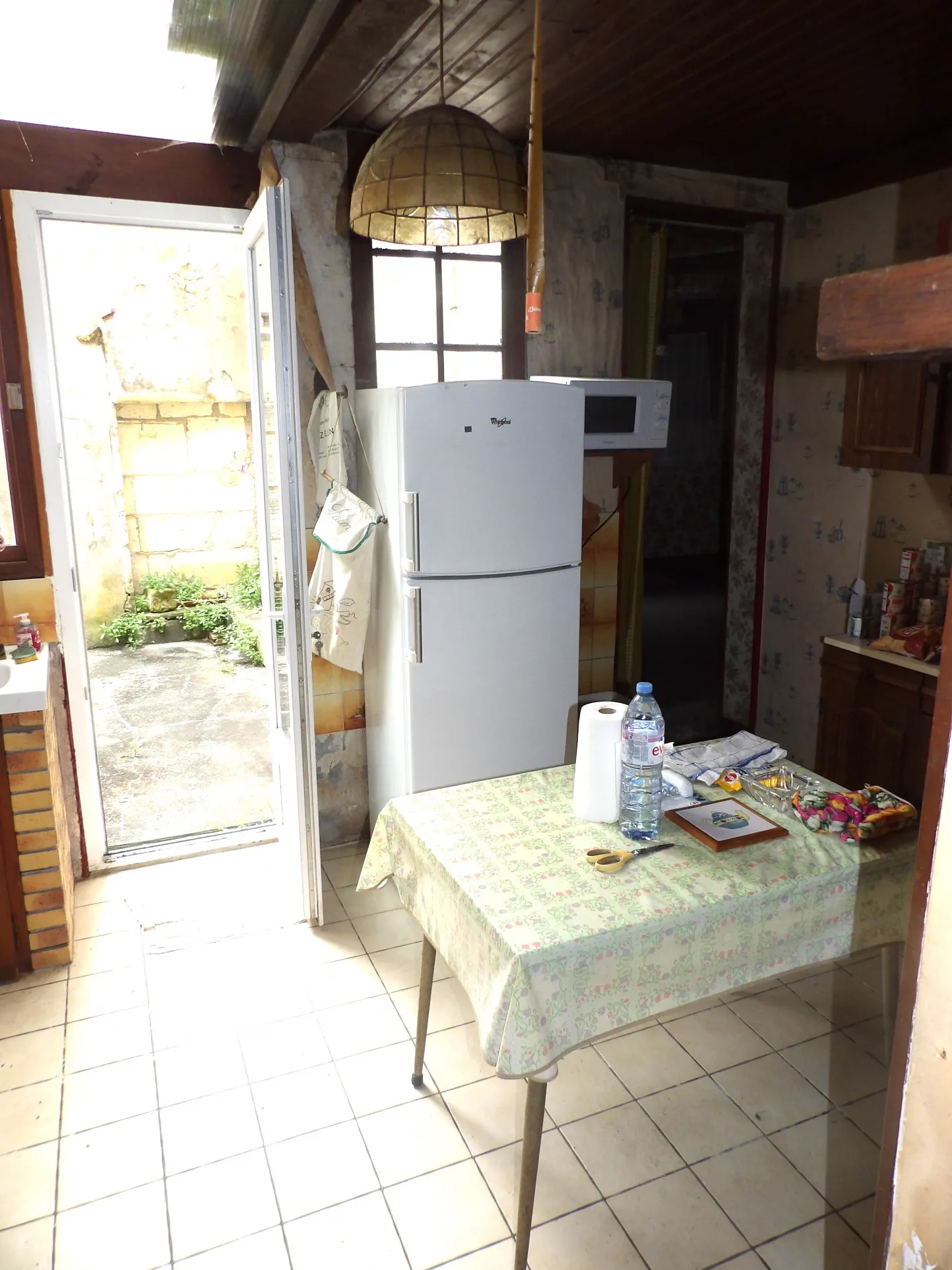 Immeuble à vendre en plein centre de Saint-Savinien avec vue sur la Charente 