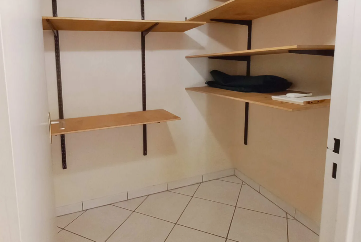 Appartement T3 en bon état à Créteil, secteur Halage 