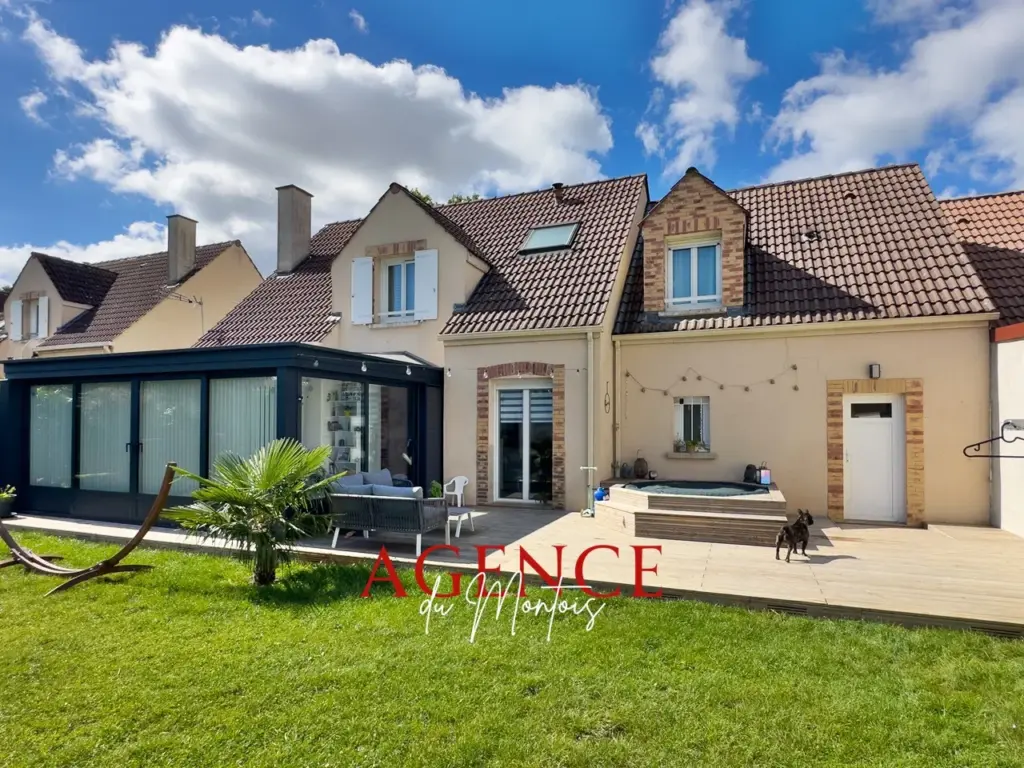 Belle maison à vendre à Bray sur Seine avec piscine et jardin