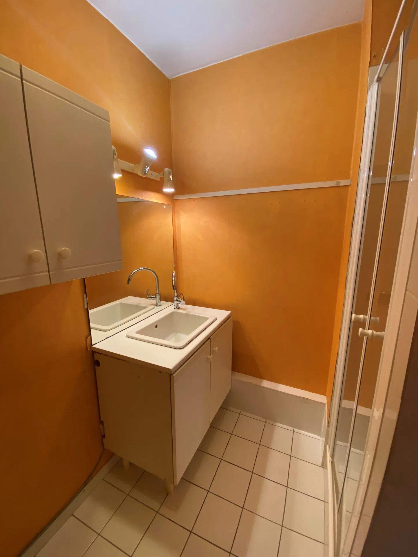 À vendre : Appartement 2 pièces, 64 m², Viry Châtillon Centre-Ville 