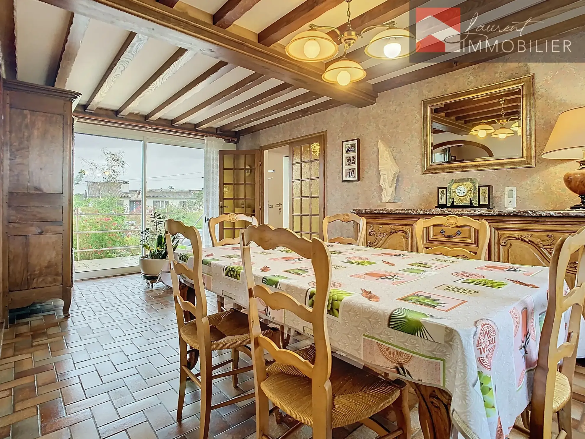 À vendre : Grande maison familiale à Saint-Bénigne 