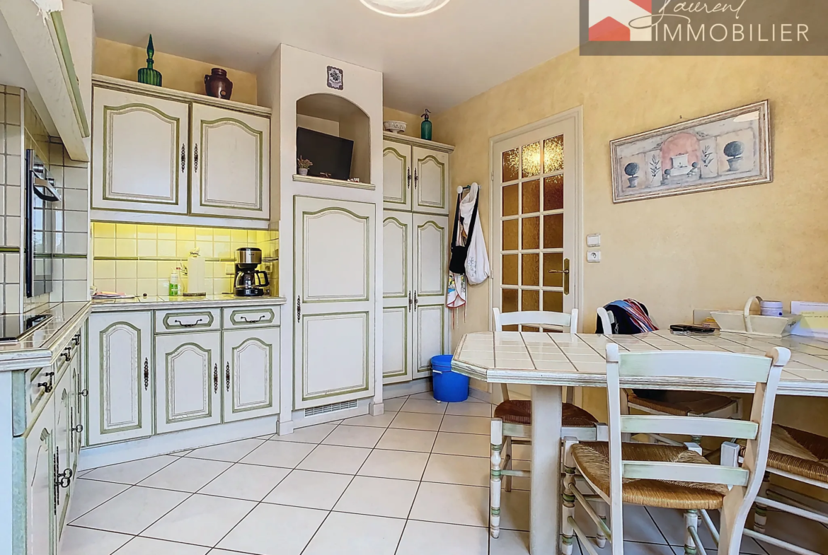 À vendre : Grande maison familiale à Saint-Bénigne 