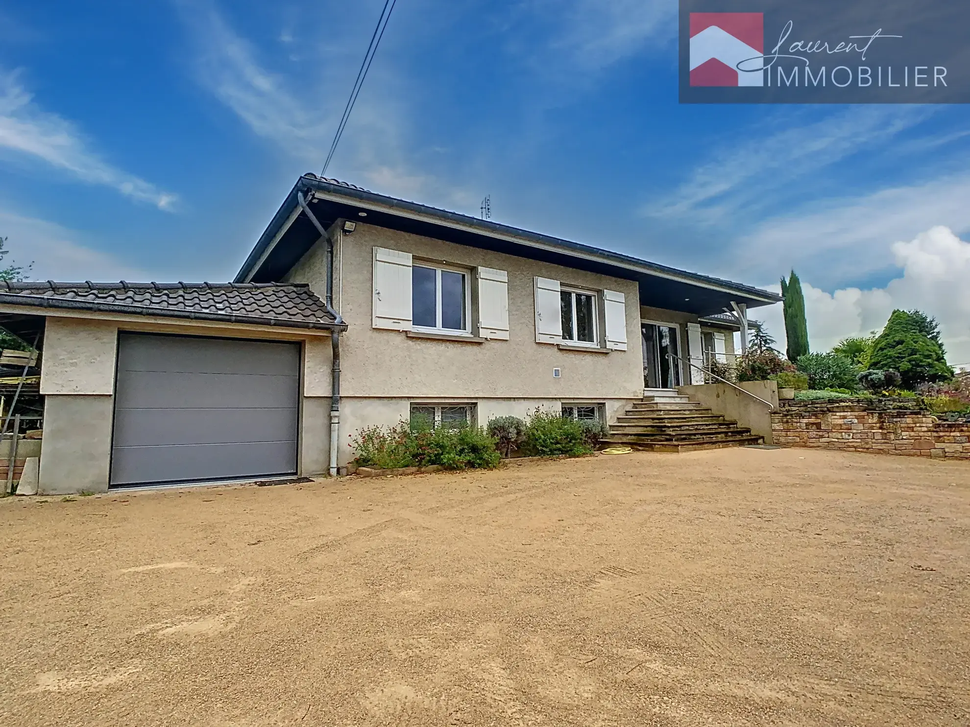 À vendre : Grande maison familiale à Saint-Bénigne 