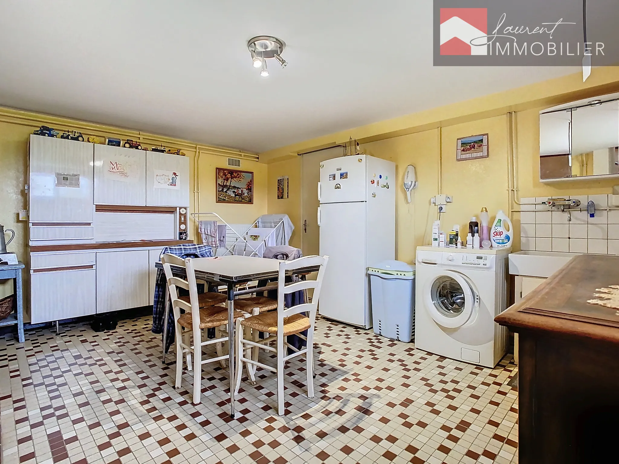 À vendre : Grande maison familiale à Saint-Bénigne 