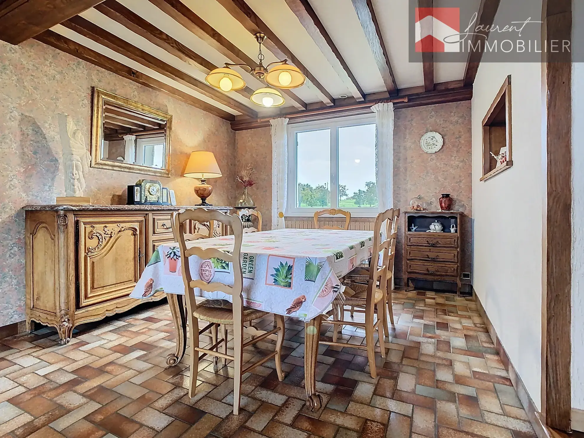 À vendre : Grande maison familiale à Saint-Bénigne 