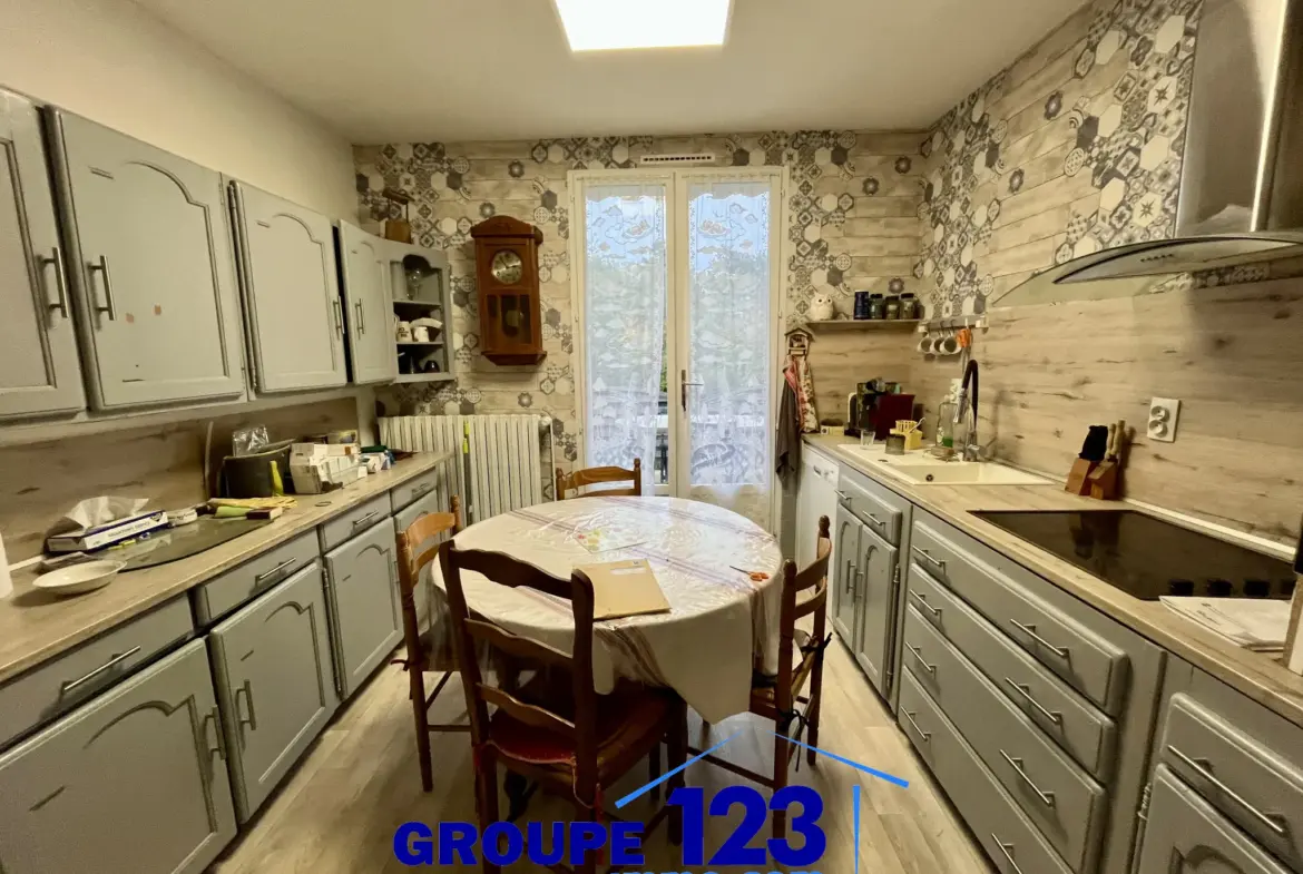 À vendre : Charme et confort à Auxerre avec ce pavillon de 90 m² 