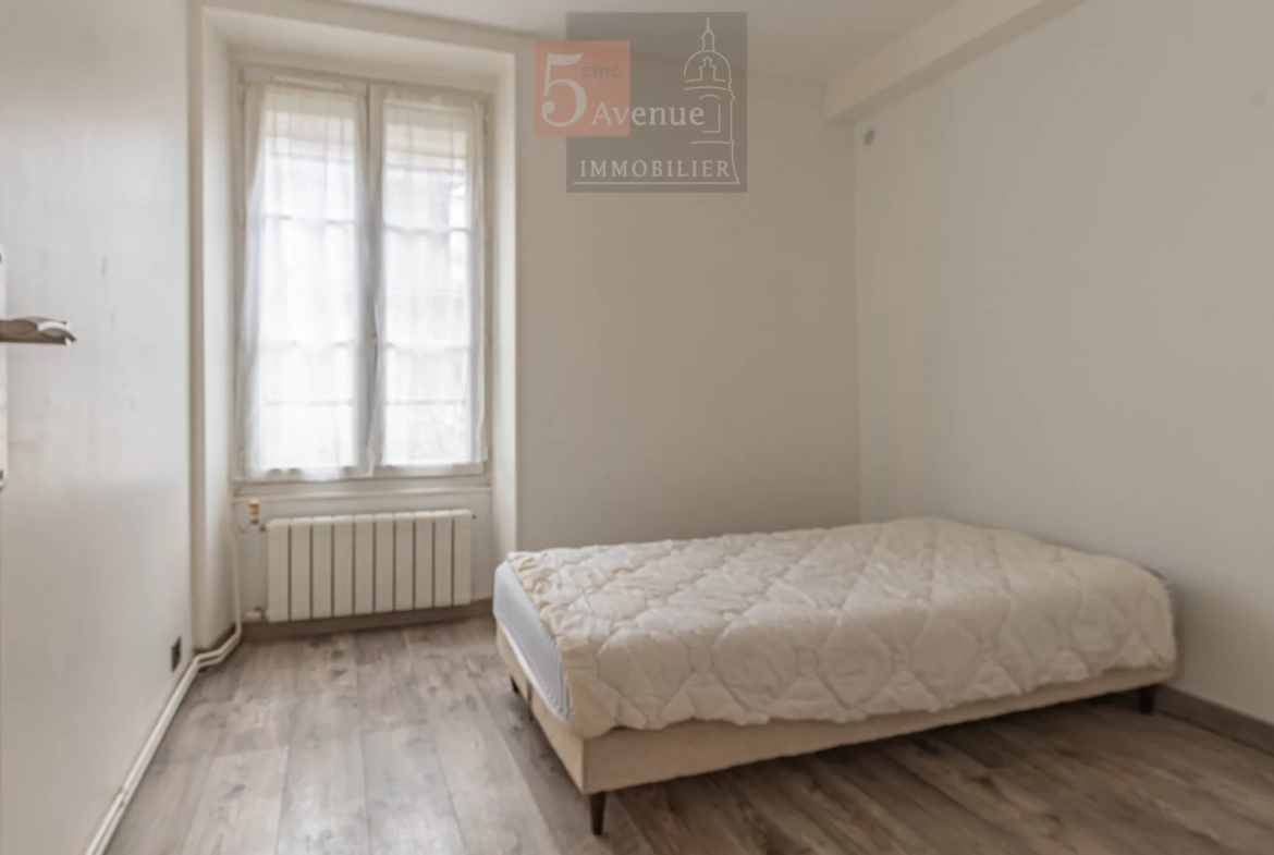 À vendre : Appartement 45 m² avec cour et parking à Vineuil St Firmin 