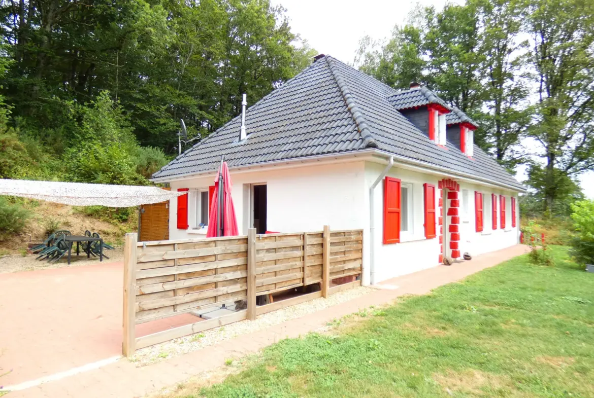 Maison rénovée à St Illide avec 4 chambres et terrasse 