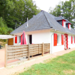 Maison rénovée à St Illide avec 4 chambres et terrasse