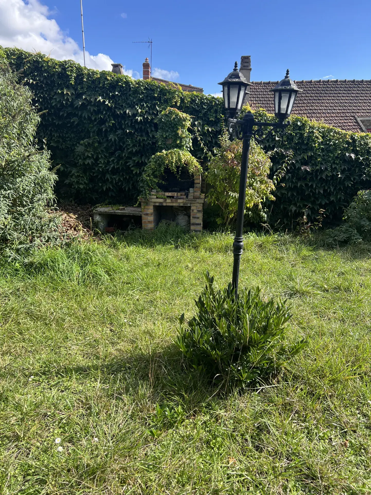 Maison familiale avec jardin à Mantes-la-Ville, proche Paris 