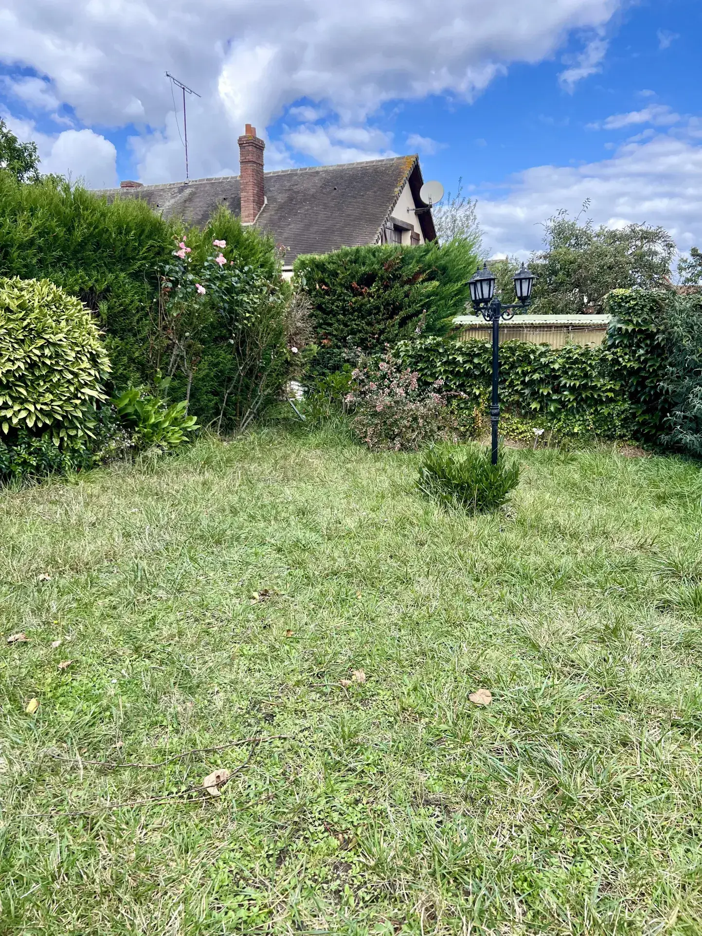 Maison familiale avec jardin à Mantes-la-Ville, proche Paris 