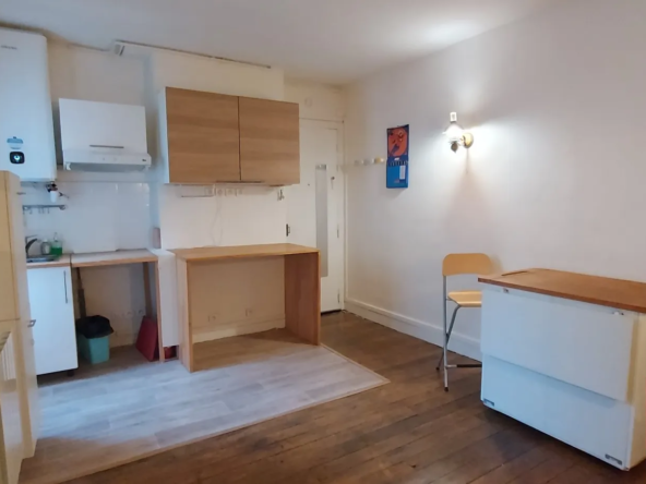 T2 lumineux à vendre à Paris 12ème, 28m² au dernier étage